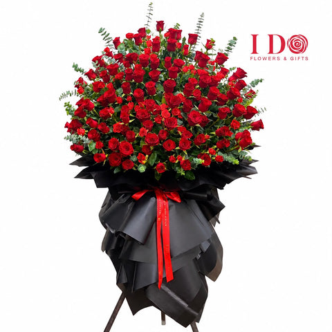 Sophisticated noir and Crimson Congratulatory Tripod Stand AGP58
